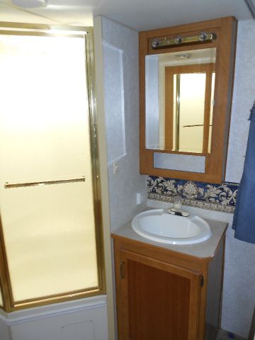 2004 Fleetwood Prowler Regal 255RLDS Unknown