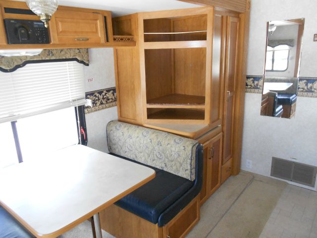 2004 Fleetwood Prowler Regal 255RLDS Unknown