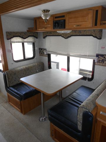 2004 Fleetwood Prowler Regal 255RLDS Unknown