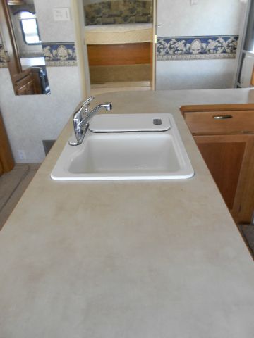 2004 Fleetwood Prowler Regal 255RLDS Unknown