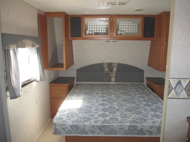 2005 Fleetwood Terry LS Regular Cab Short Bed 2WD