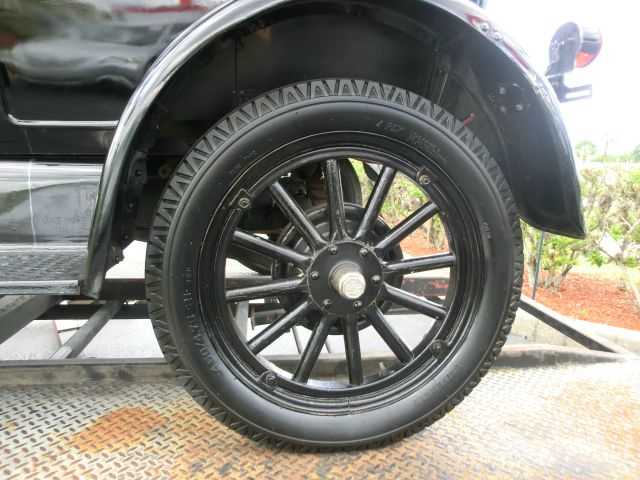 1926 Ford Aerostar 454 4X4