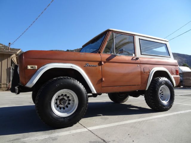 1977 Ford Bronco Sport Luxury Sunroof