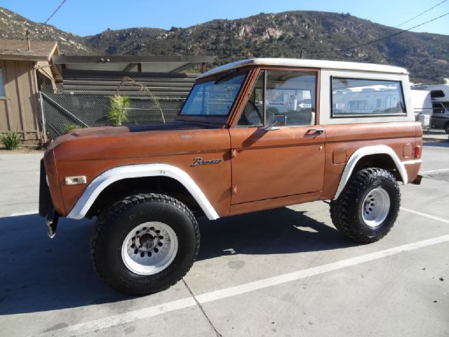 1977 Ford Bronco Sport Luxury Sunroof