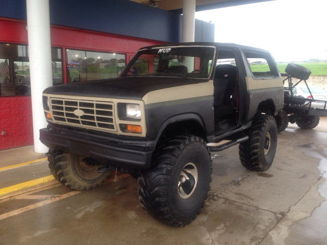 1985 Ford Bronco Ram 3500 Diesel 2-WD