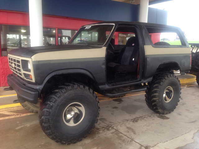 1985 Ford Bronco Ram 3500 Diesel 2-WD