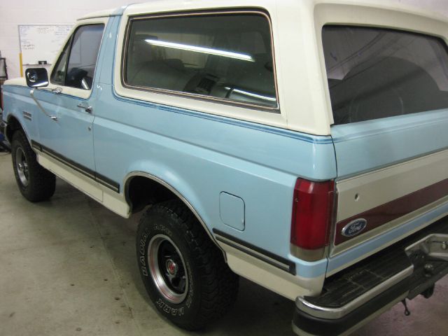 1987 Ford Bronco Ram 3500 Diesel 2-WD