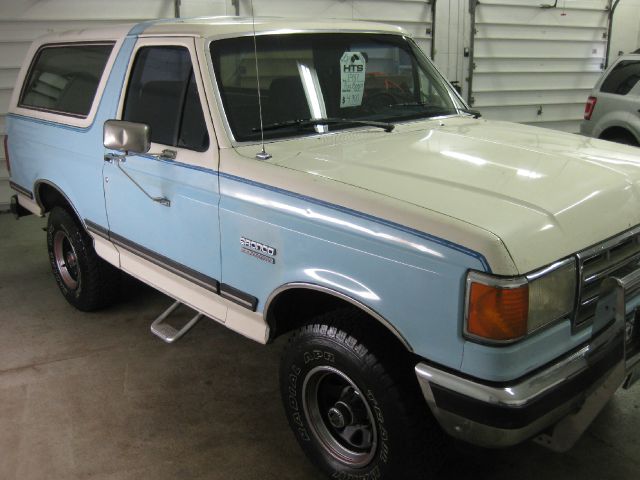 1987 Ford Bronco Ram 3500 Diesel 2-WD