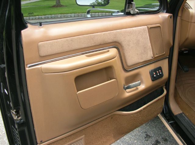 1991 Ford Bronco Base