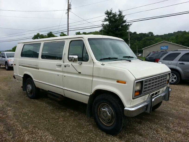 1991 Ford Club Wagon Sport 4WD
