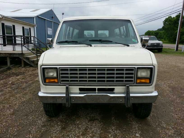 1991 Ford Club Wagon Sport 4WD