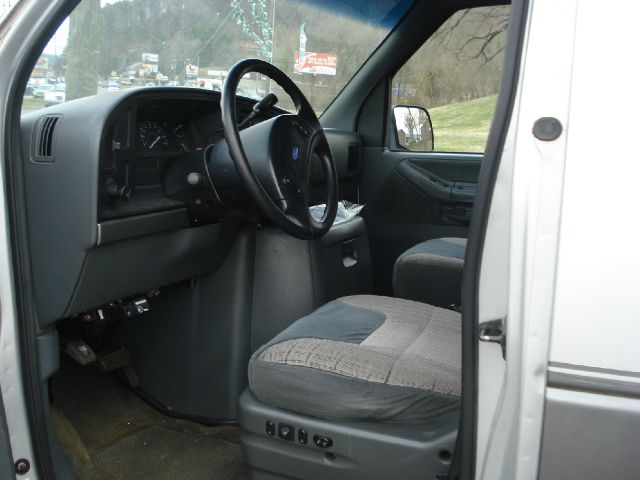 1992 Ford Club Wagon SLT 2500 Hemi 4x4