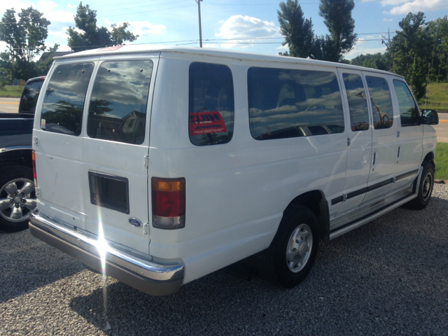 1994 Ford Club Wagon L-100 AUTO