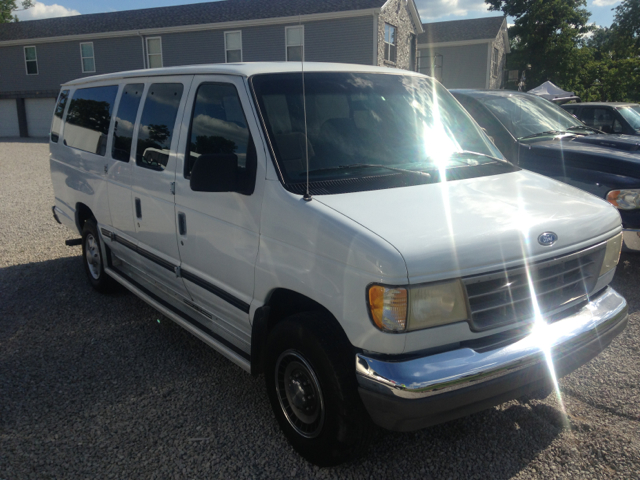 1994 Ford Club Wagon L-100 AUTO