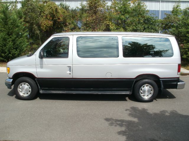 1995 Ford Club Wagon Laramie Crew Cab 4x4