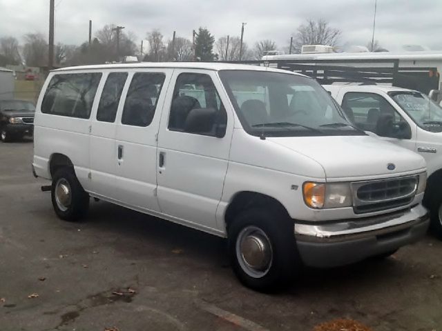 1997 Ford Club Wagon Base GLT