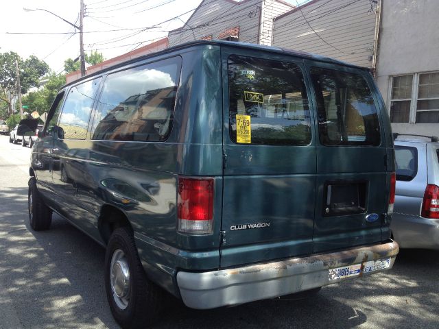 1997 Ford Club Wagon LE WITH Moonroof Premium PKG
