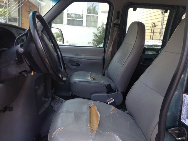 1997 Ford Club Wagon LE WITH Moonroof Premium PKG