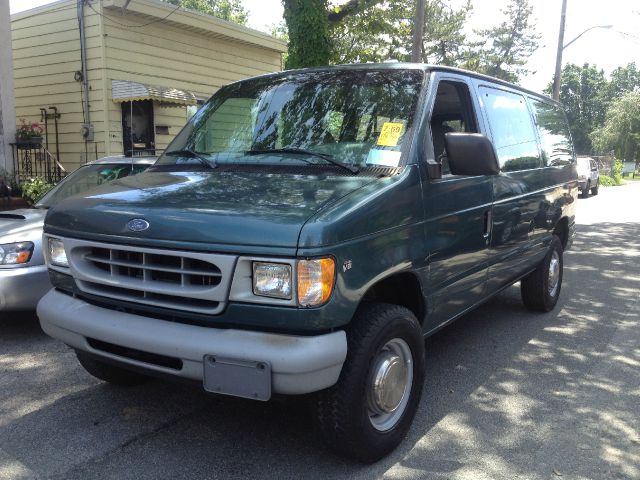1997 Ford Club Wagon LE WITH Moonroof Premium PKG