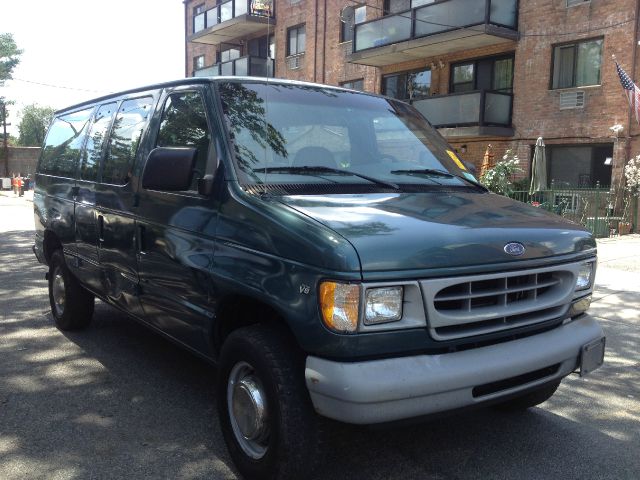 1997 Ford Club Wagon LE WITH Moonroof Premium PKG