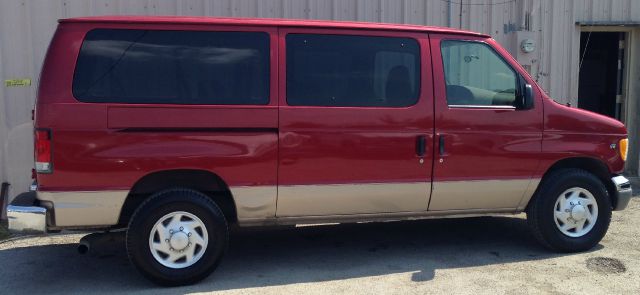 1998 Ford Club Wagon Base GLT