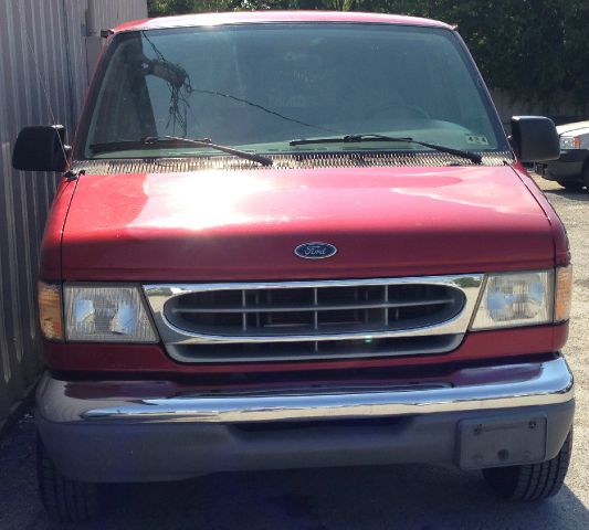 1998 Ford Club Wagon Base GLT