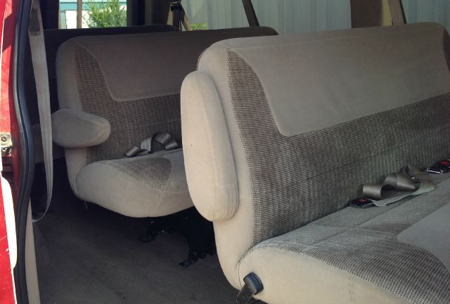 1998 Ford Club Wagon Base GLT