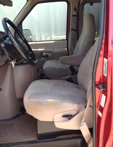 1998 Ford Club Wagon Base GLT