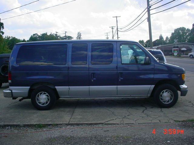 1998 Ford Club Wagon ESi