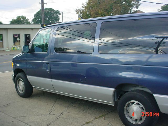 1998 Ford Club Wagon ESi