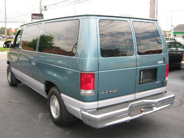 1998 Ford Club Wagon Sport 4WD