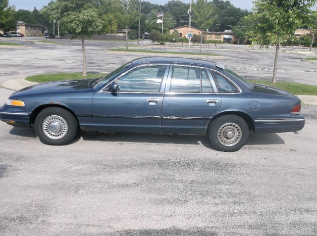 1997 Ford Crown Victoria Luxury