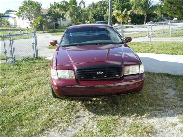 1999 Ford Crown Victoria Luxury