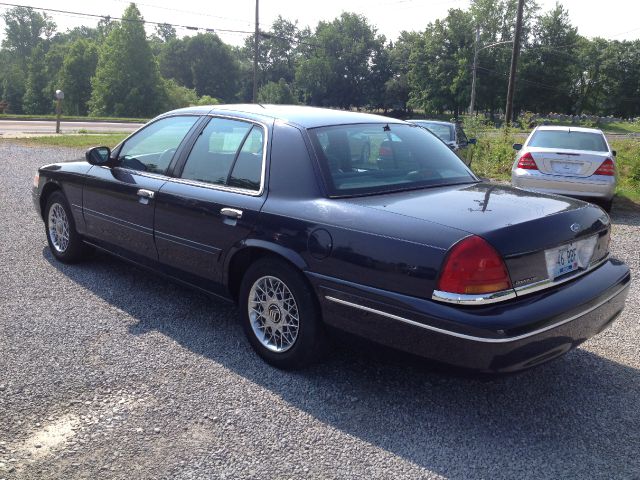 1999 Ford Crown Victoria Luxury