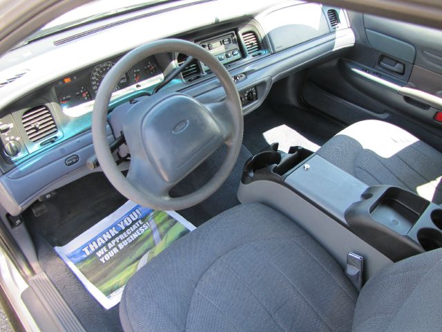 1999 Ford Crown Victoria Luxury