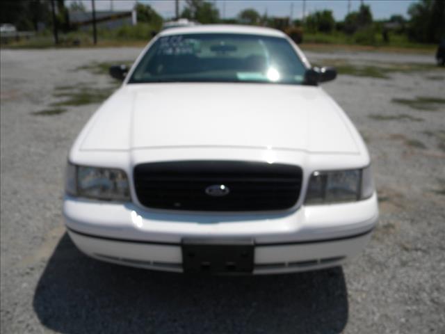 2000 Ford Crown Victoria Luxury