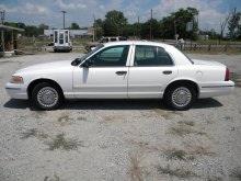 2000 Ford Crown Victoria Luxury