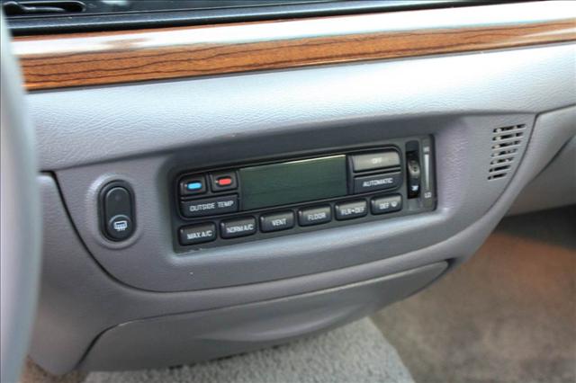 2001 Ford Crown Victoria Unknown