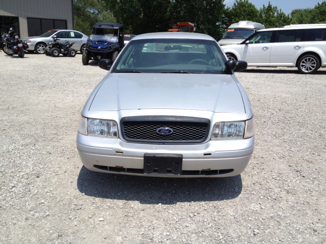 2001 Ford Crown Victoria Luxury