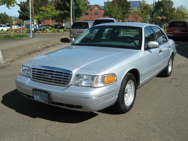 2001 Ford Crown Victoria Elk Conversion Van