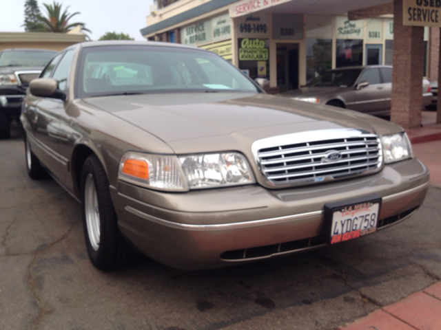 2002 Ford Crown Victoria Elk Conversion Van