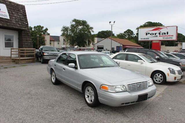 2002 Ford Crown Victoria Sport Utility 4WD