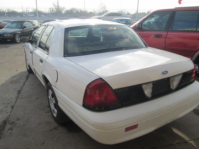 2002 Ford Crown Victoria Luxury