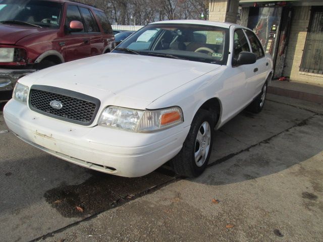2002 Ford Crown Victoria Luxury