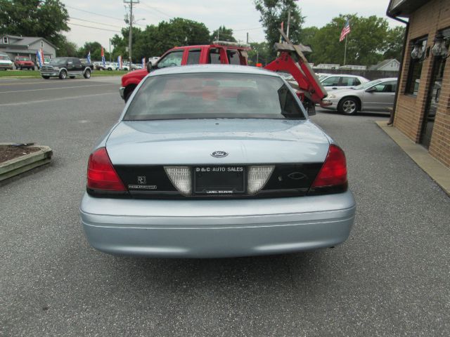 2003 Ford Crown Victoria Luxury