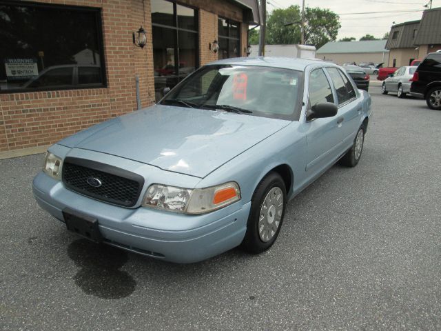2003 Ford Crown Victoria Luxury