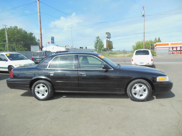 2003 Ford Crown Victoria Luxury