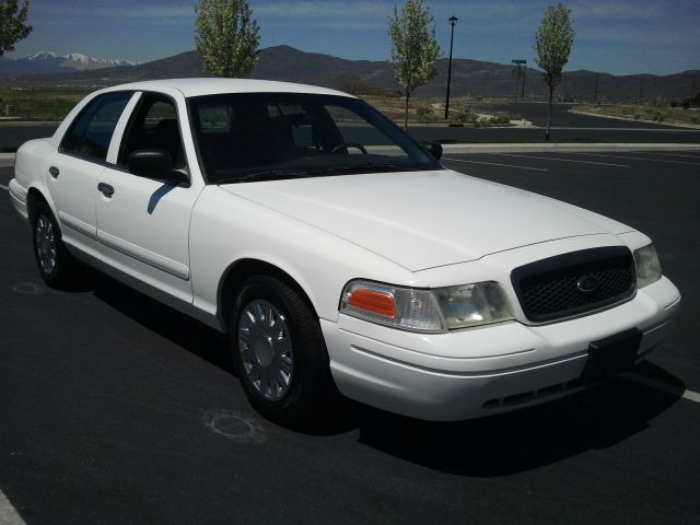 2003 Ford Crown Victoria Unknown