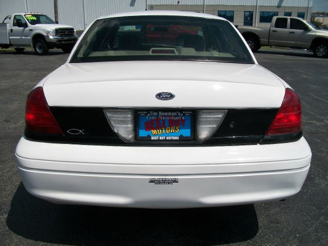 2004 Ford Crown Victoria Luxury