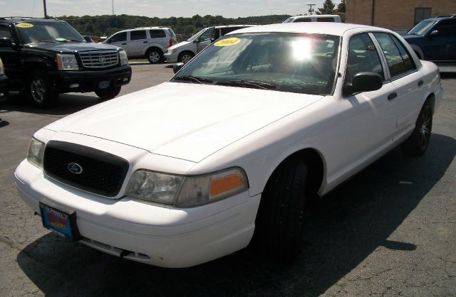 2004 Ford Crown Victoria Luxury